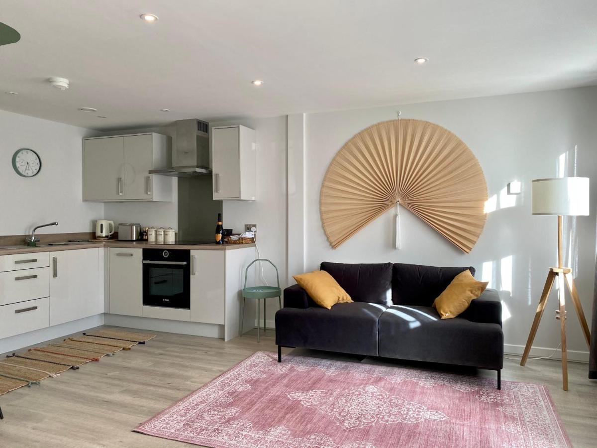 Modern Apartment In Central Quiet York With Free Parking - Contemporary New Building Екстер'єр фото